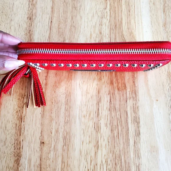 Declutter - Picture 4 of 4